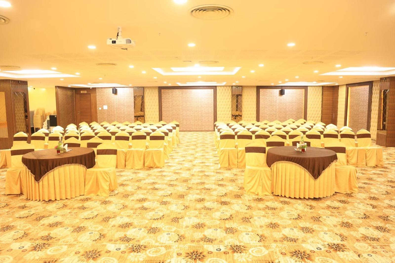 Hotel Anand Grand Хосур Екстер'єр фото